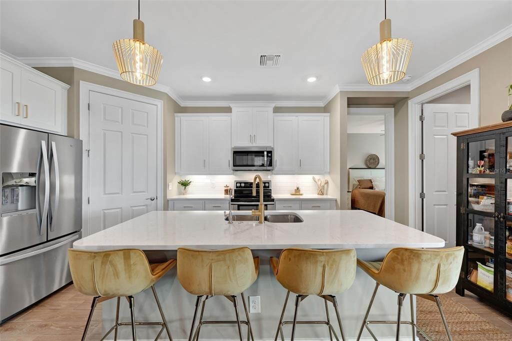 For Sale: $405,000 (3 beds, 2 baths, 1816 Square Feet)