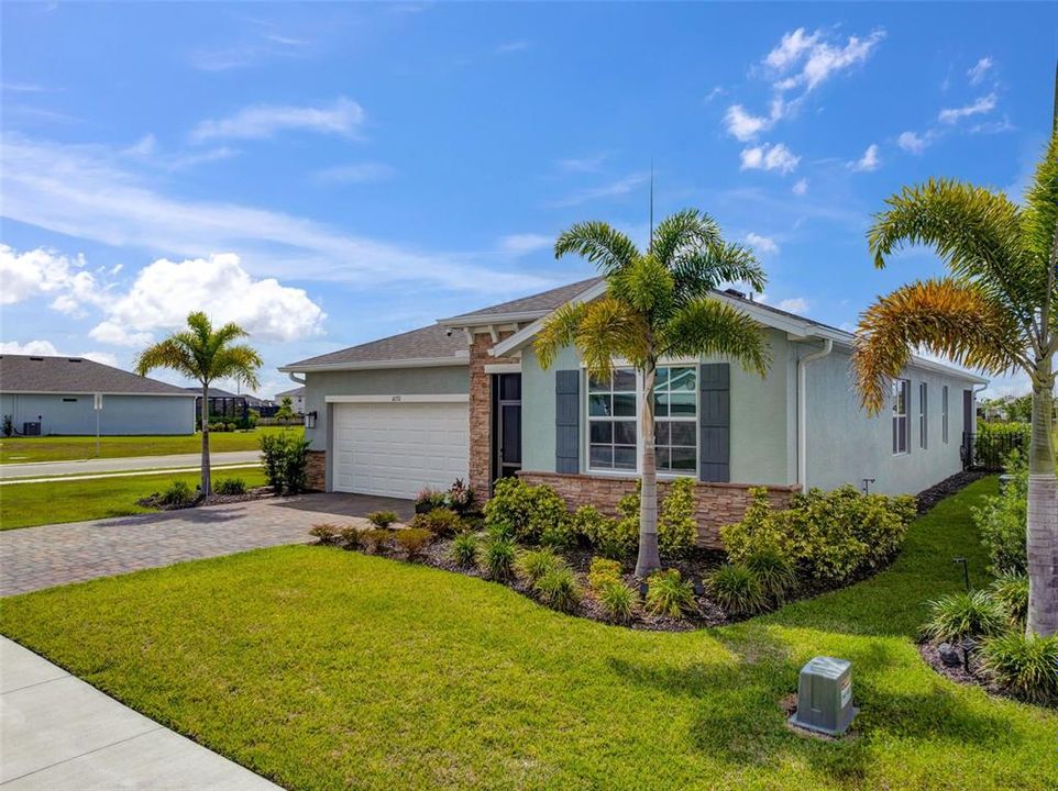 For Sale: $405,000 (3 beds, 2 baths, 1816 Square Feet)