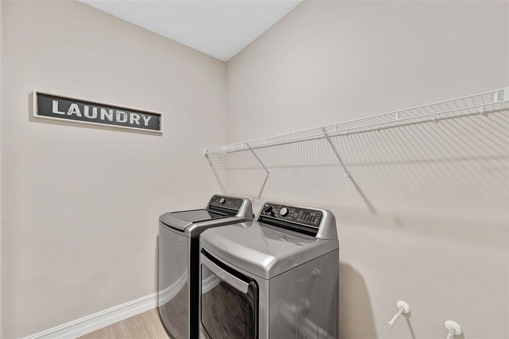 For Sale: $405,000 (3 beds, 2 baths, 1816 Square Feet)