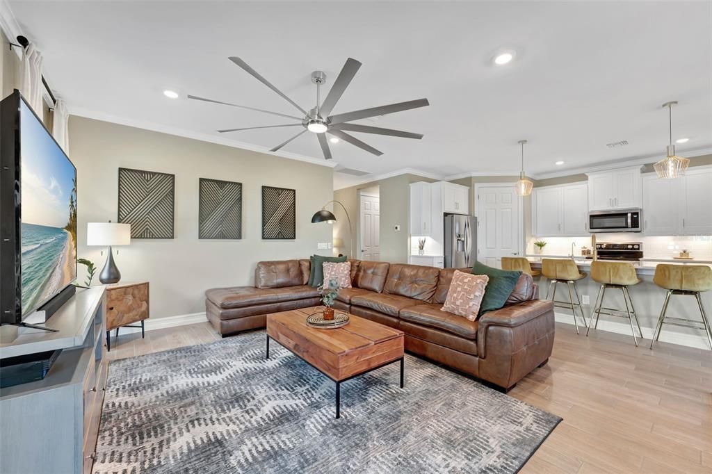 For Sale: $405,000 (3 beds, 2 baths, 1816 Square Feet)