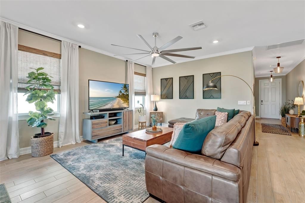 For Sale: $405,000 (3 beds, 2 baths, 1816 Square Feet)