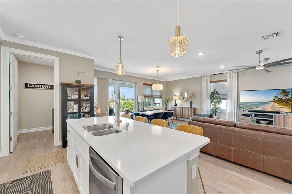 For Sale: $405,000 (3 beds, 2 baths, 1816 Square Feet)