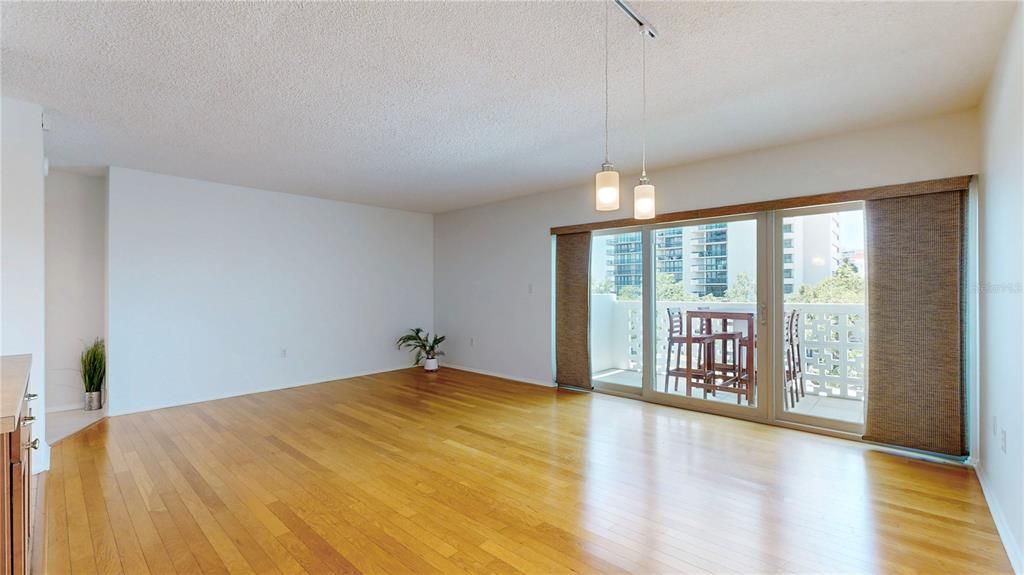В аренду: $2,350 (1 спален, 1 ванн, 840 Квадратных фут)
