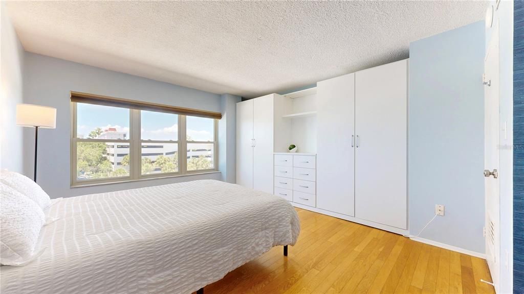 В аренду: $2,350 (1 спален, 1 ванн, 840 Квадратных фут)