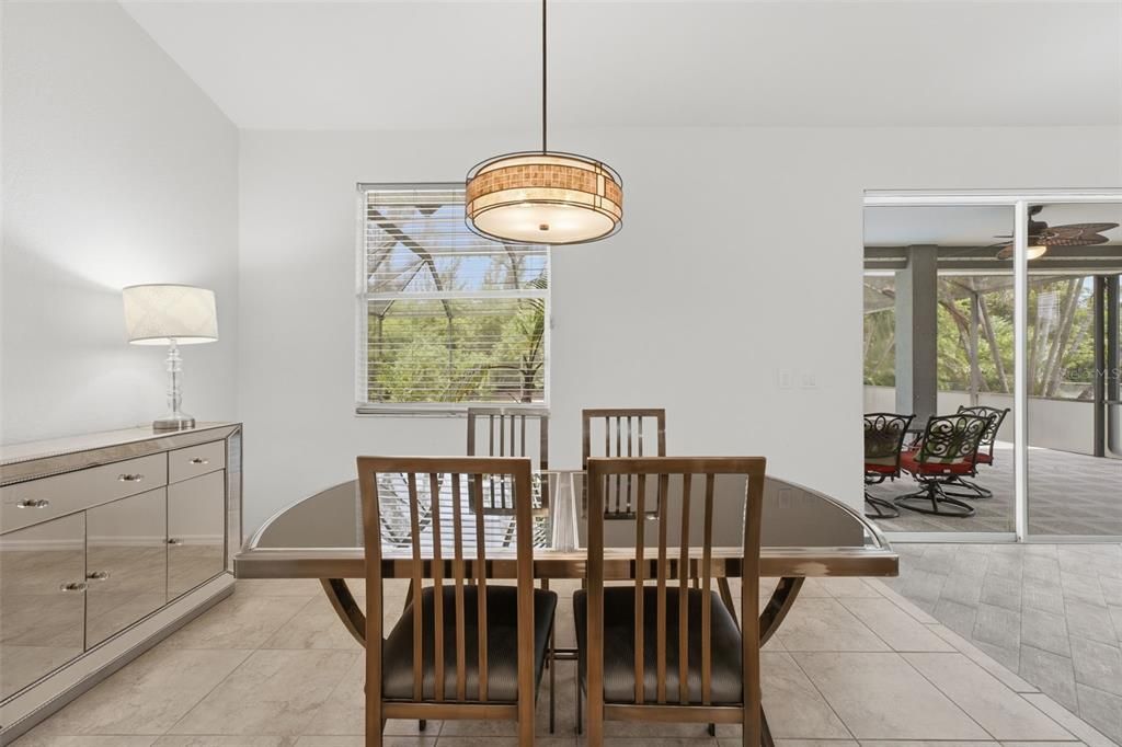 На продажу: $425,000 (3 спален, 2 ванн, 1795 Квадратных фут)