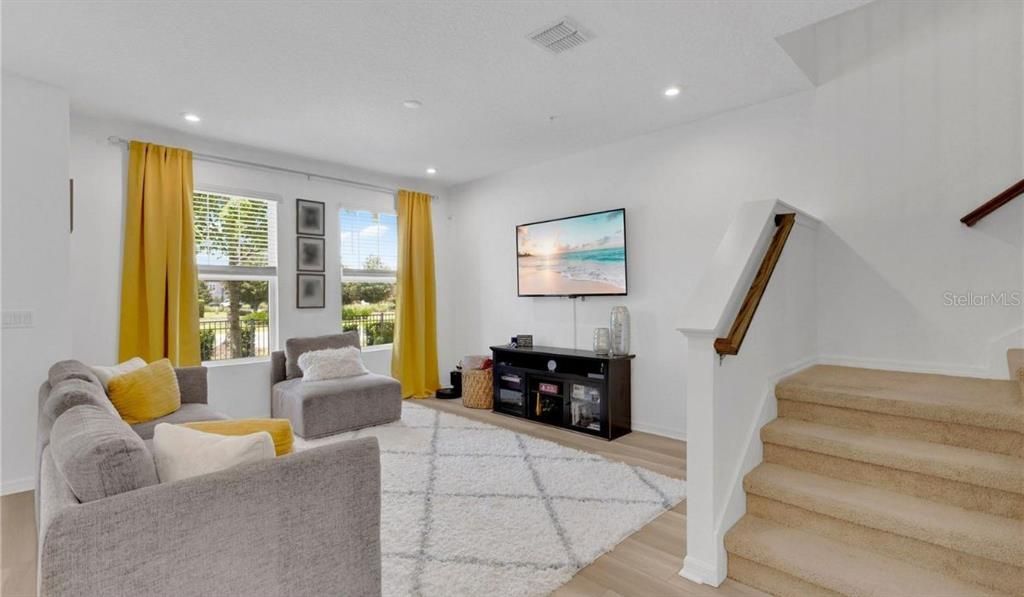 En Venta: $389,900 (3 camas, 2 baños, 1516 Pies cuadrados)