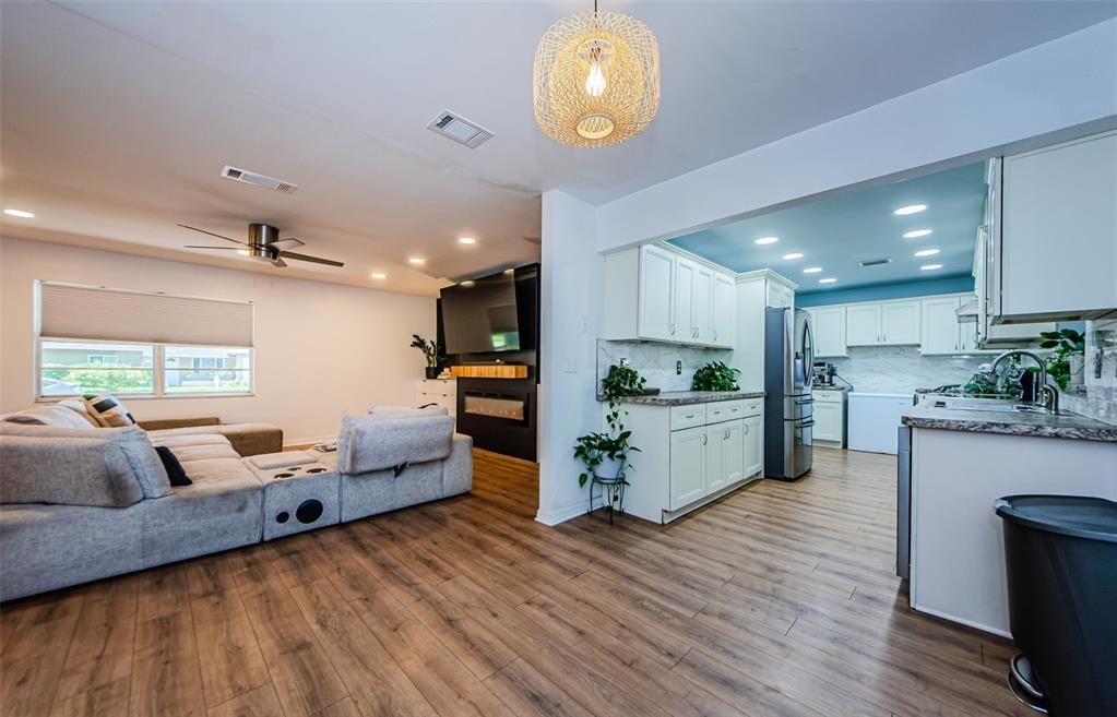En Venta: $449,000 (2 camas, 2 baños, 1196 Pies cuadrados)
