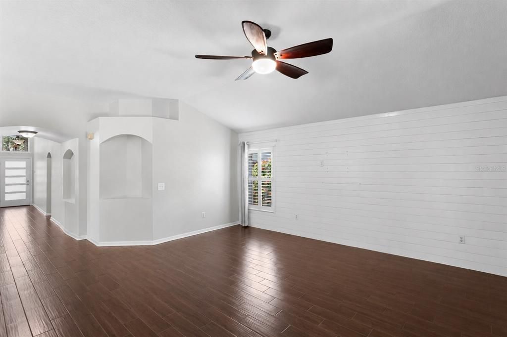 En Venta: $600,000 (4 camas, 3 baños, 2053 Pies cuadrados)