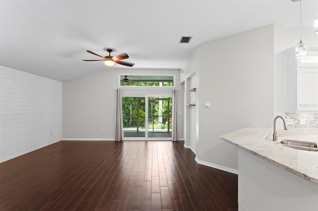 En Venta: $600,000 (4 camas, 3 baños, 2053 Pies cuadrados)