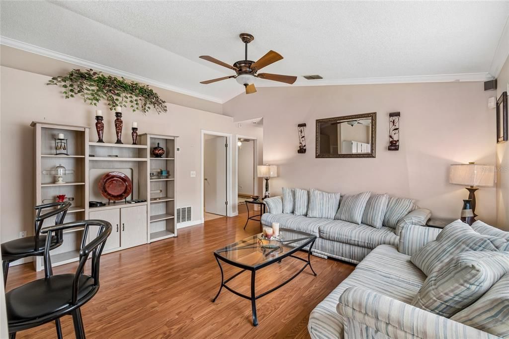 En Venta: $325,000 (3 camas, 2 baños, 1156 Pies cuadrados)