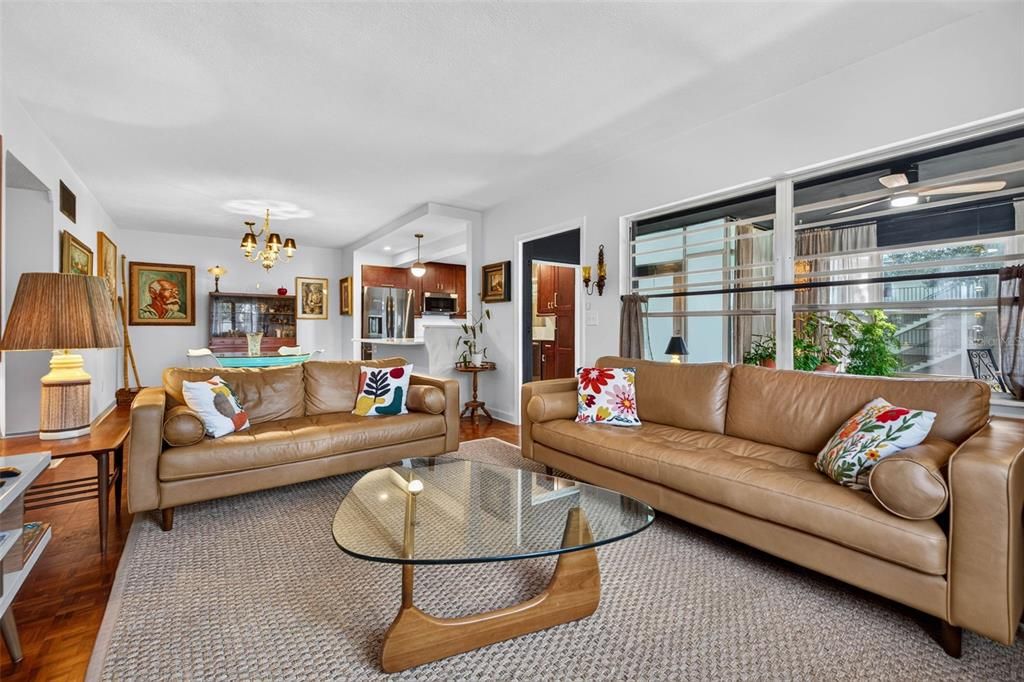 En Venta: $225,000 (2 camas, 2 baños, 1208 Pies cuadrados)