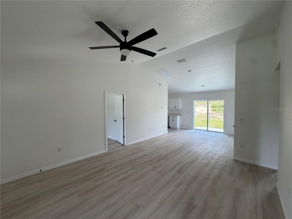 En Renta: $1,900 (3 camas, 2 baños, 1316 Pies cuadrados)