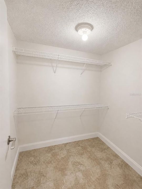 На продажу: $299,000 (2 спален, 2 ванн, 1175 Квадратных фут)