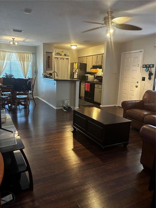 For Sale: $149,900 (3 beds, 2 baths, 1078 Square Feet)