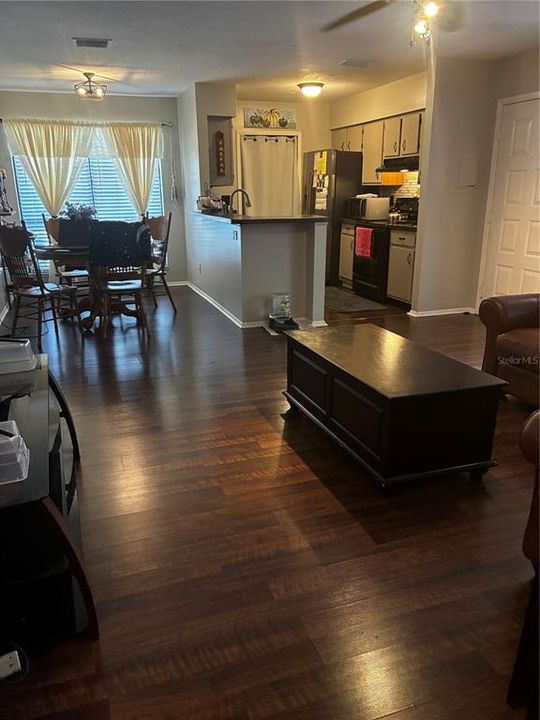 For Sale: $149,900 (3 beds, 2 baths, 1078 Square Feet)