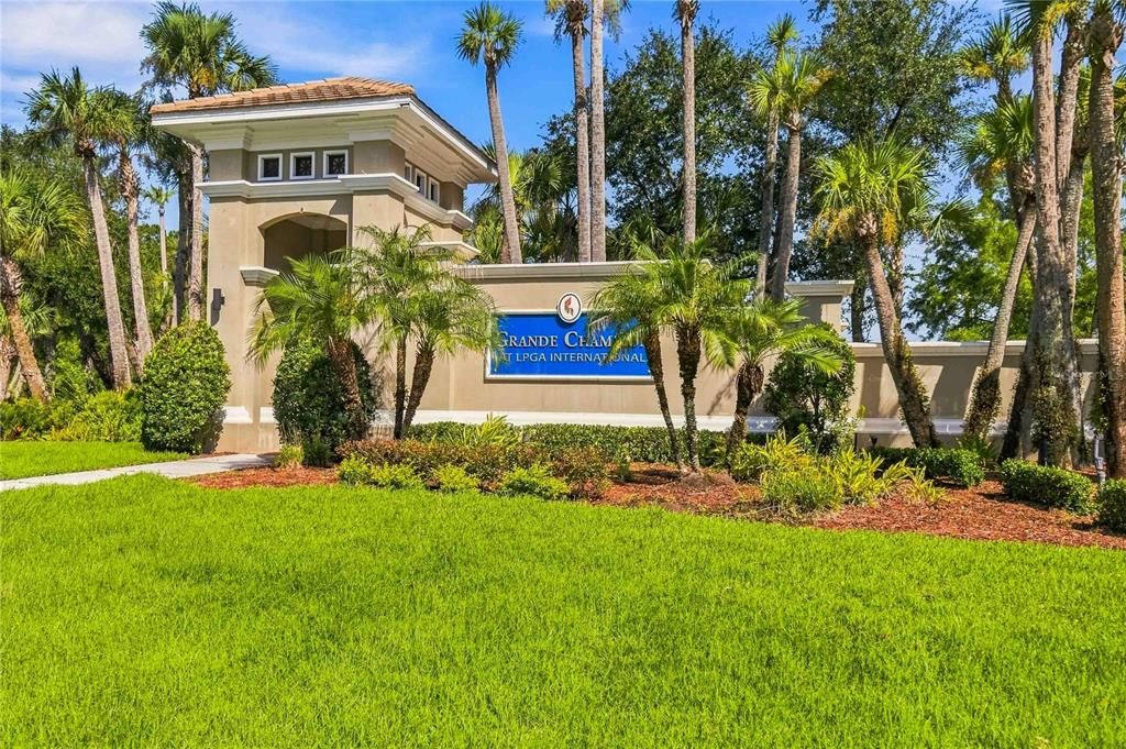 For Sale: $425,000 (4 beds, 2 baths, 1828 Square Feet)