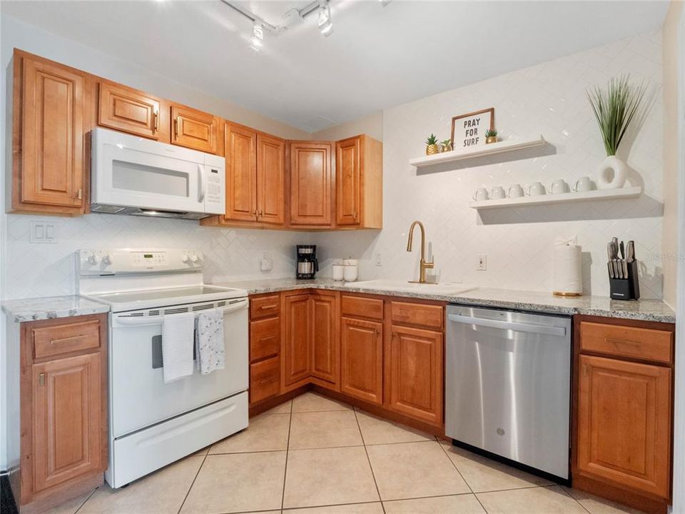 En Venta: $325,000 (2 camas, 2 baños, 936 Pies cuadrados)