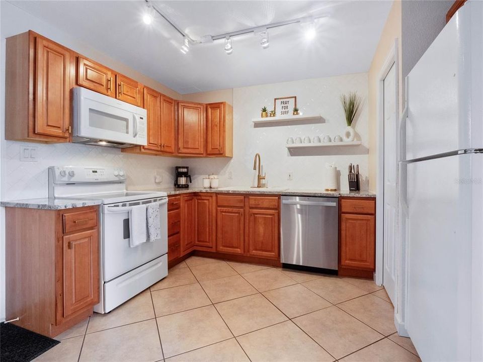 En Venta: $325,000 (2 camas, 2 baños, 936 Pies cuadrados)