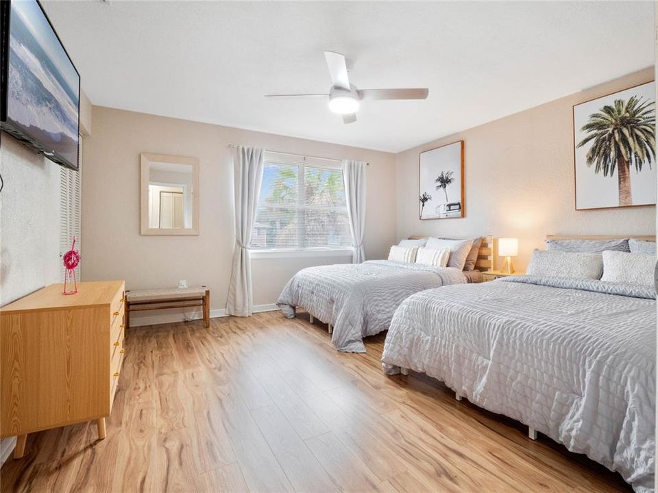 En Venta: $325,000 (2 camas, 2 baños, 936 Pies cuadrados)