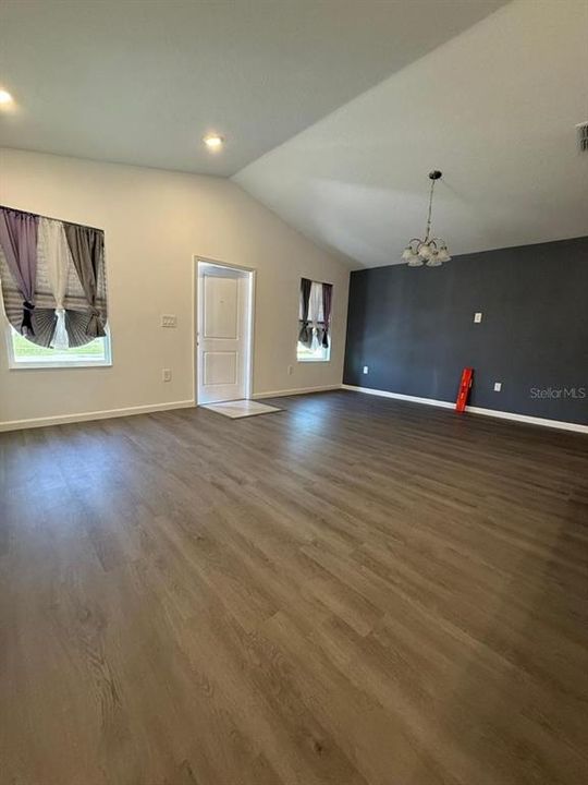 В аренду: $1,850 (3 спален, 2 ванн, 1060 Квадратных фут)