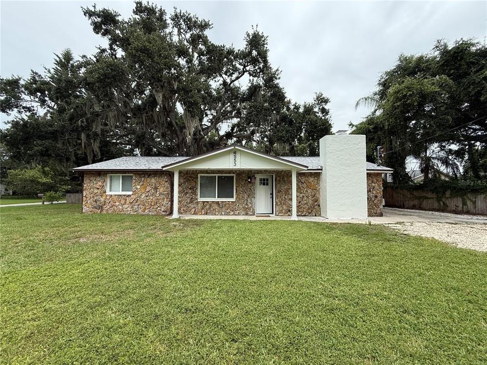For Sale: $278,900 (3 beds, 2 baths, 1200 Square Feet)