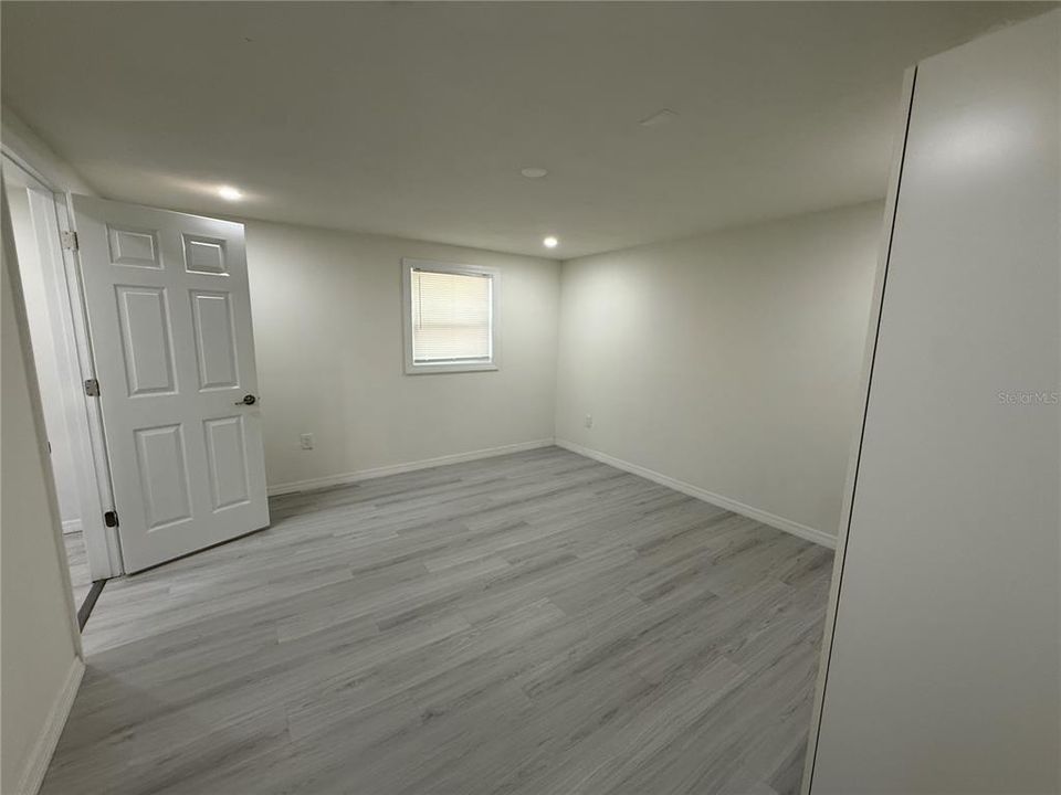 For Sale: $278,900 (3 beds, 2 baths, 1200 Square Feet)