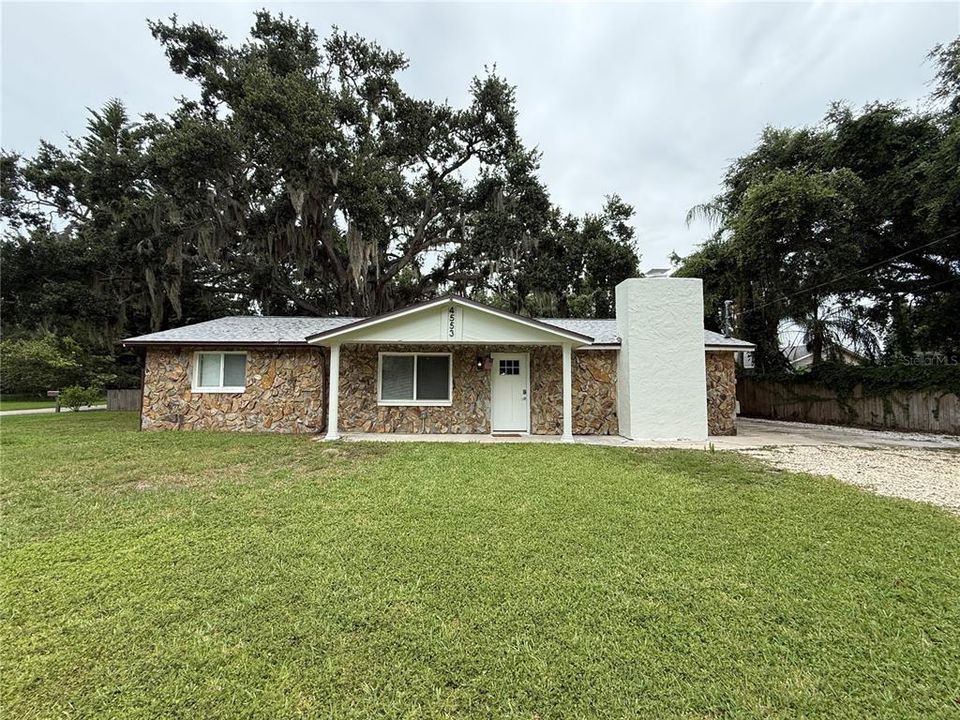 For Sale: $278,900 (3 beds, 2 baths, 1200 Square Feet)
