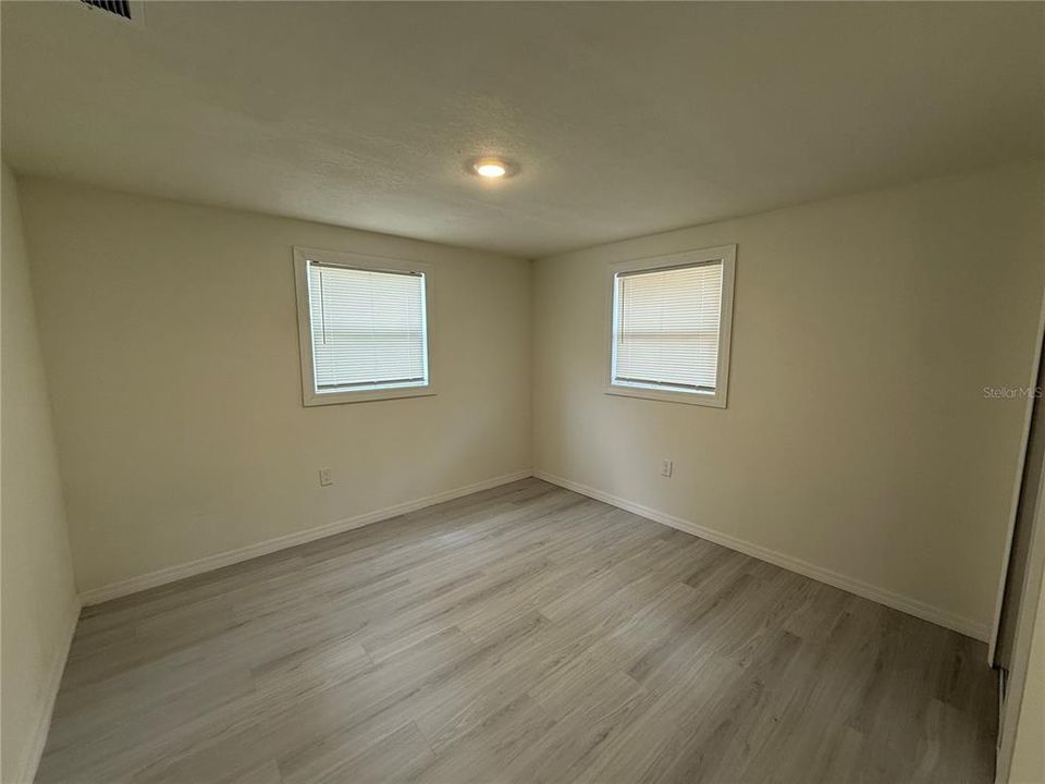 For Sale: $278,900 (3 beds, 2 baths, 1200 Square Feet)
