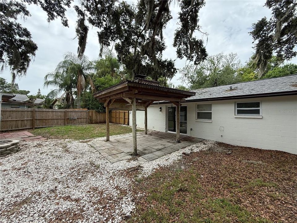 For Sale: $278,900 (3 beds, 2 baths, 1200 Square Feet)