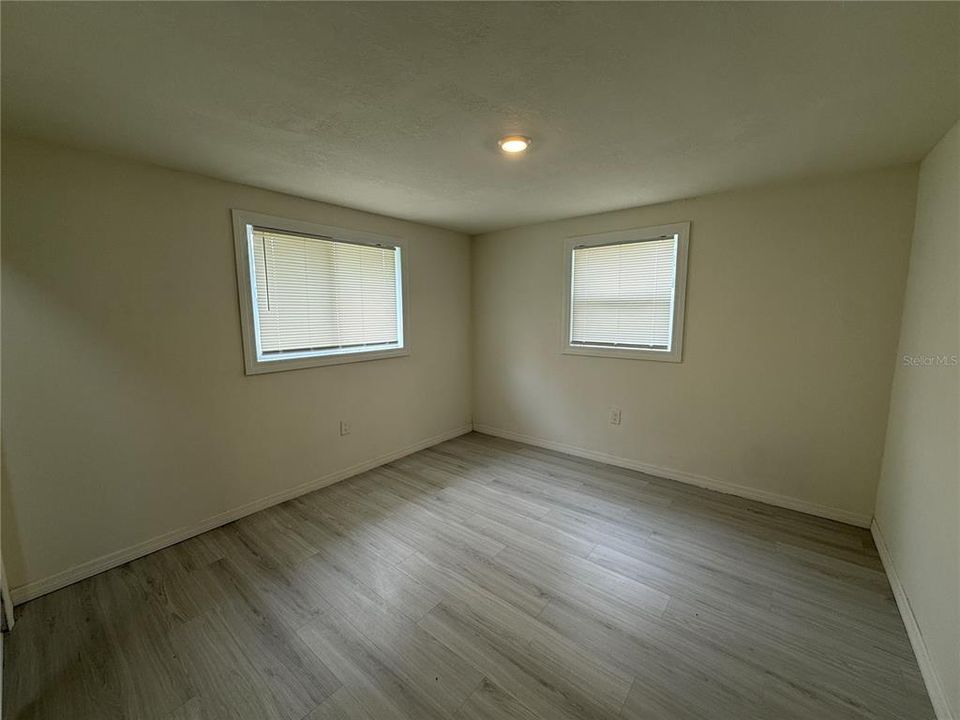 For Sale: $278,900 (3 beds, 2 baths, 1200 Square Feet)