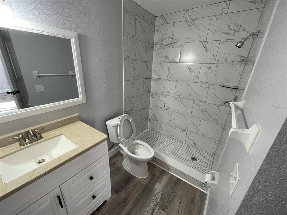 На продажу: $250,000 (3 спален, 2 ванн, 1840 Квадратных фут)
