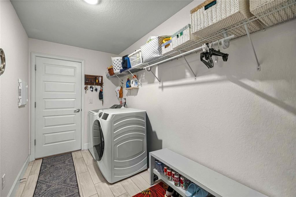 На продажу: $389,000 (4 спален, 2 ванн, 2110 Квадратных фут)