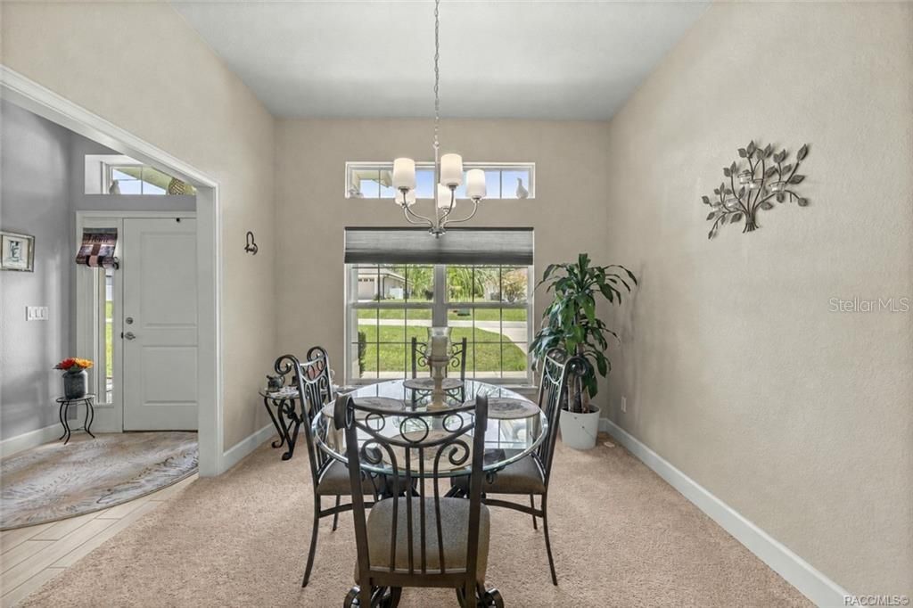 На продажу: $389,000 (4 спален, 2 ванн, 2110 Квадратных фут)