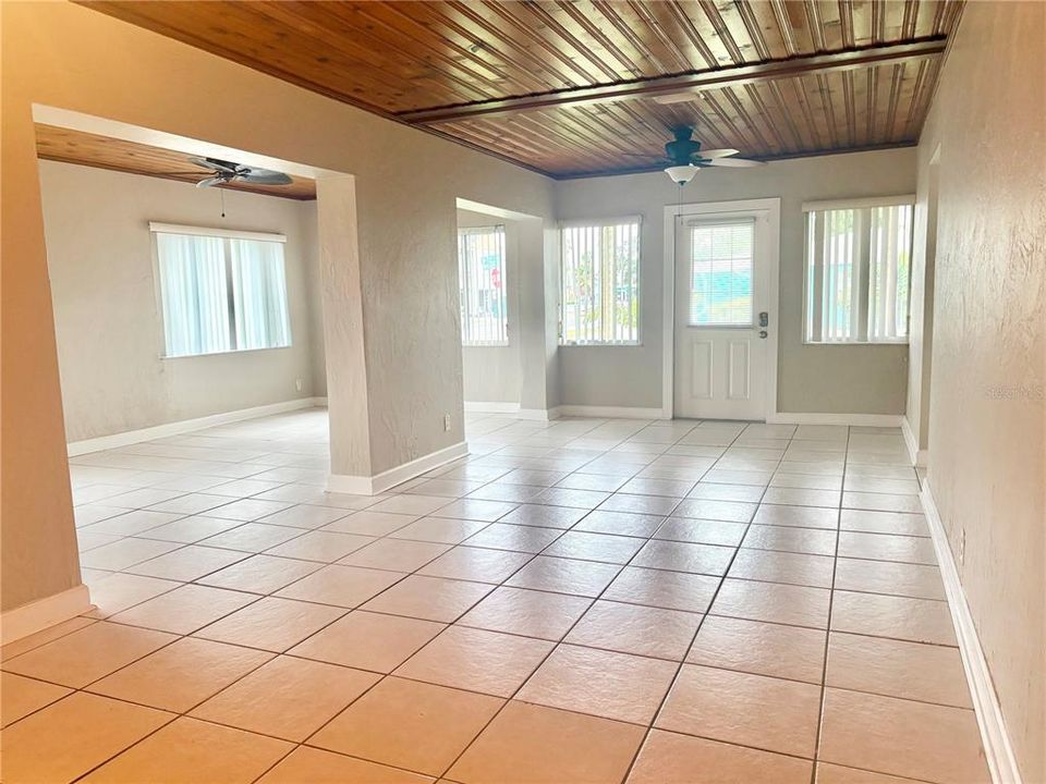 На продажу: $499,000 (3 спален, 2 ванн, 1568 Квадратных фут)
