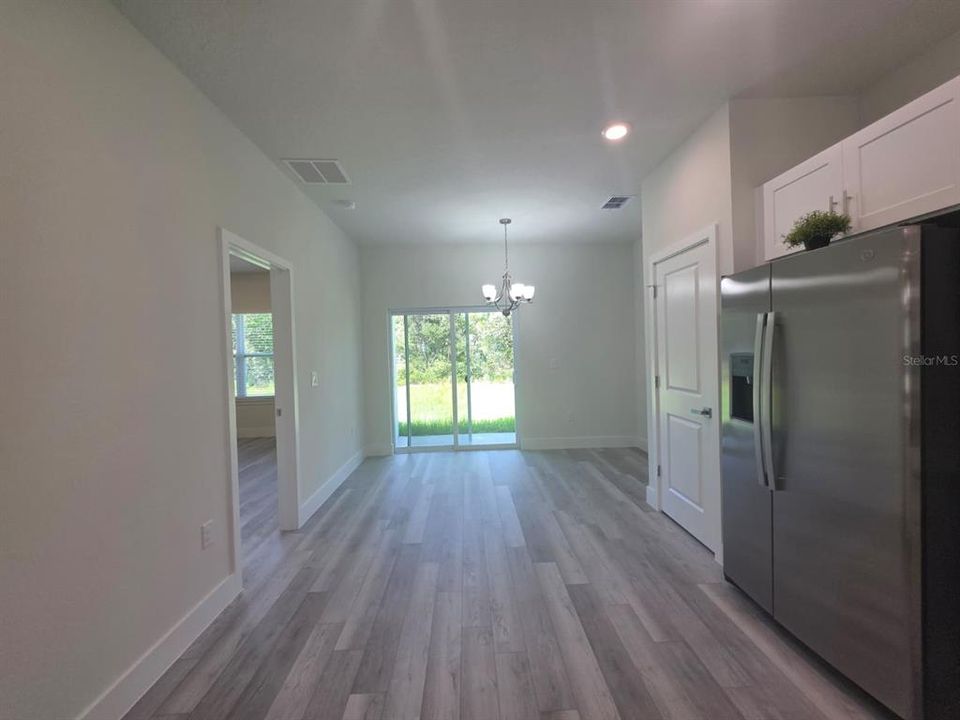 For Rent: $1,550 (3 beds, 2 baths, 1321 Square Feet)