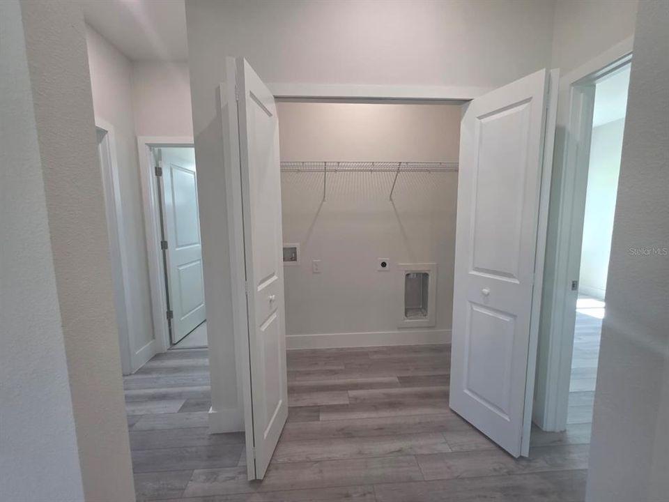 For Rent: $1,550 (3 beds, 2 baths, 1321 Square Feet)