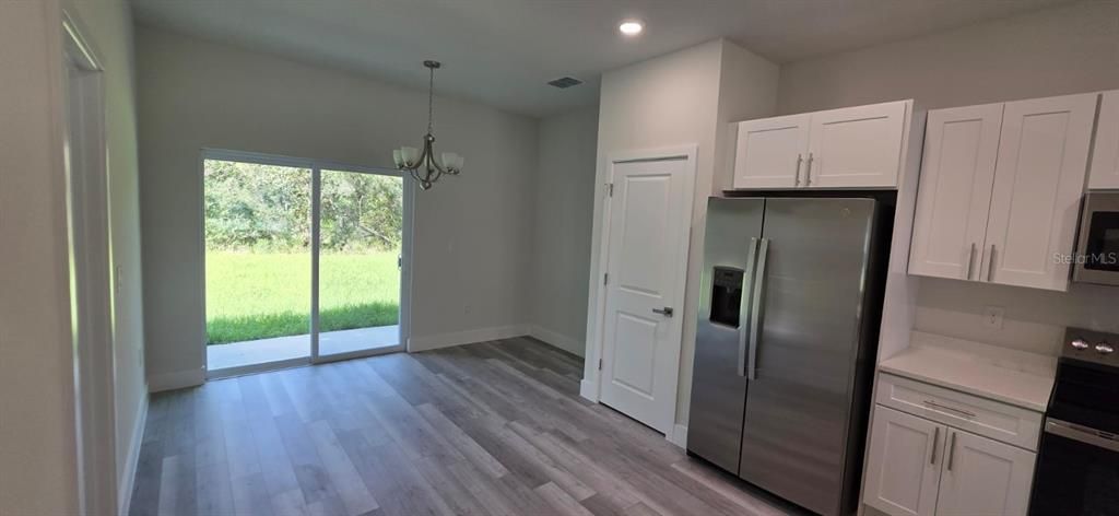 For Rent: $1,550 (3 beds, 2 baths, 1321 Square Feet)