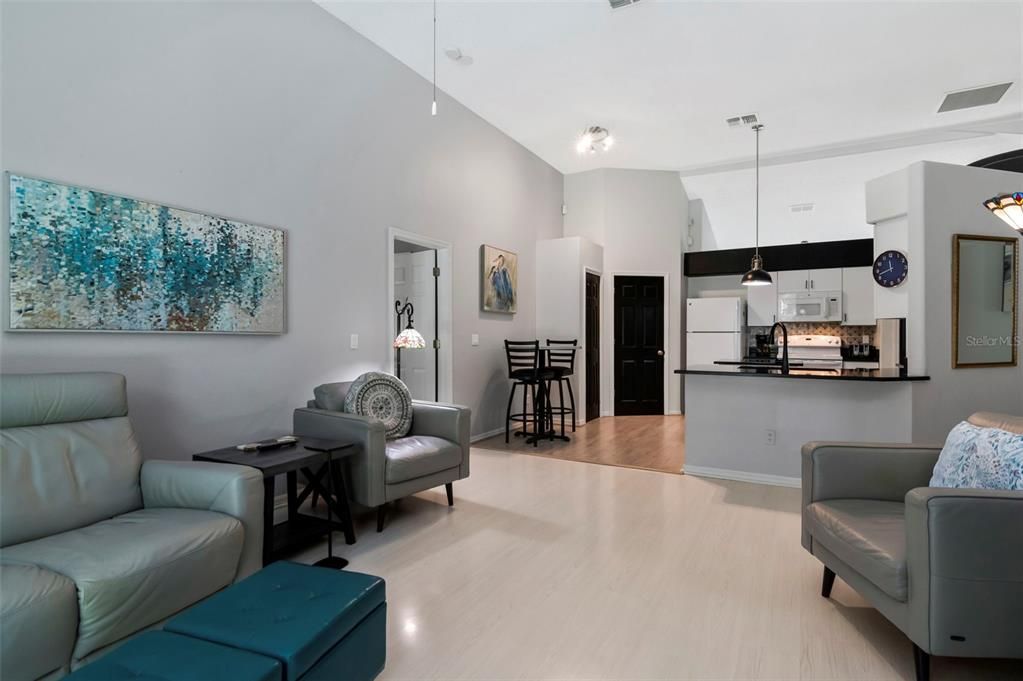 En Venta: $420,000 (2 camas, 2 baños, 1771 Pies cuadrados)