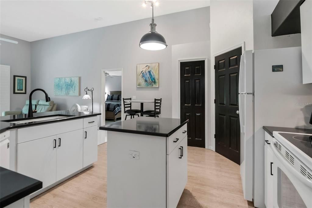 En Venta: $420,000 (2 camas, 2 baños, 1771 Pies cuadrados)
