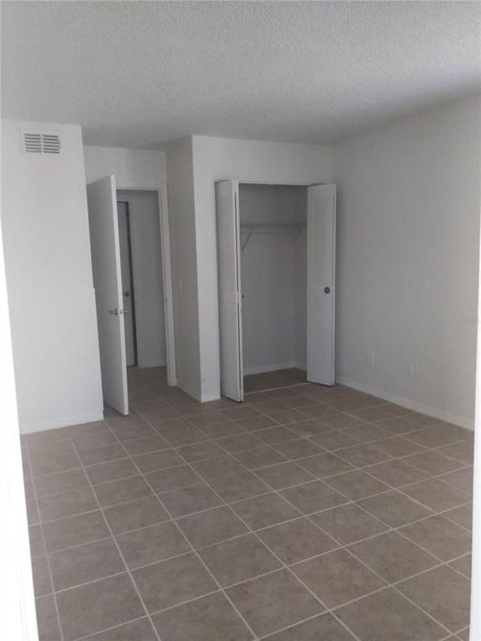 For Rent: $1,650 (2 beds, 1 baths, 919 Square Feet)