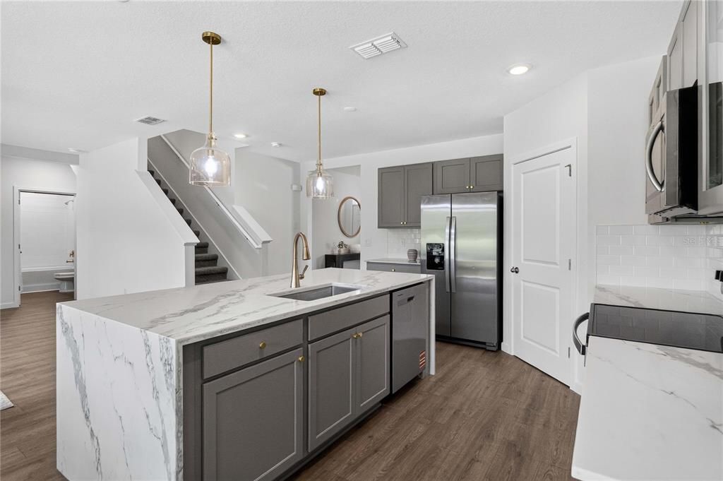 For Sale: $469,000 (5 beds, 3 baths, 2601 Square Feet)