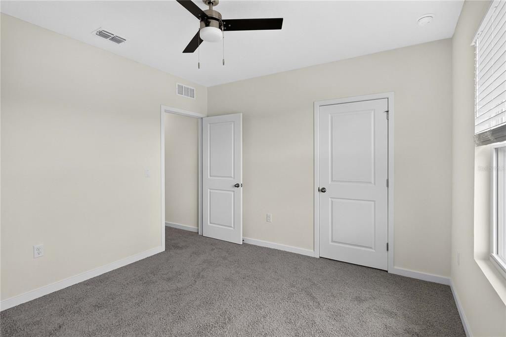 For Sale: $469,000 (5 beds, 3 baths, 2601 Square Feet)