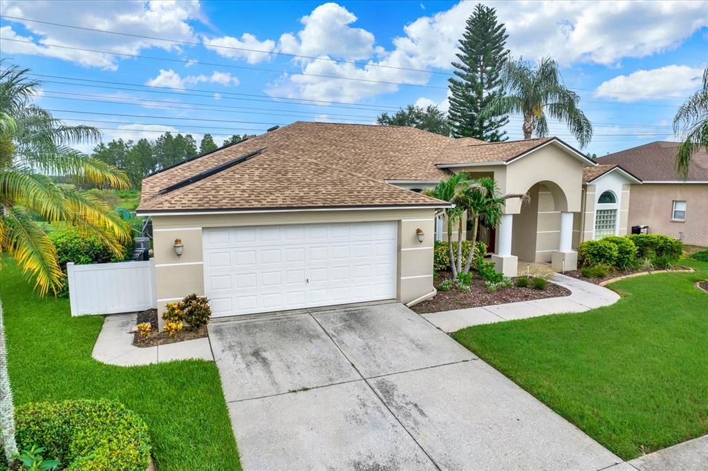 En Venta: $569,900 (4 camas, 3 baños, 2470 Pies cuadrados)