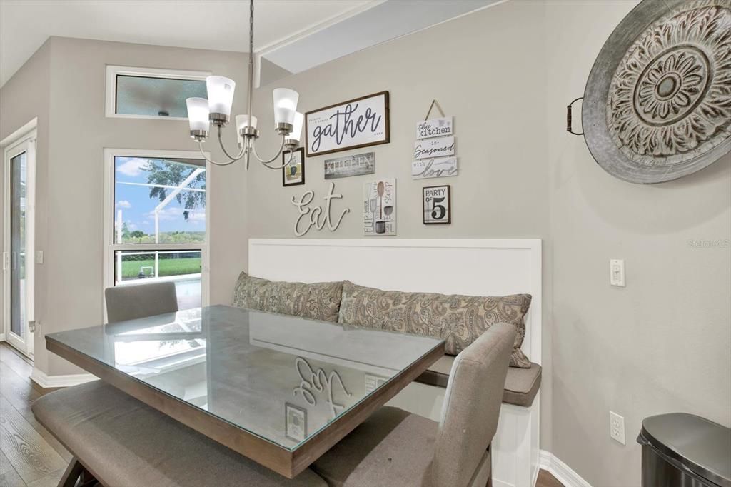 En Venta: $569,900 (4 camas, 3 baños, 2470 Pies cuadrados)
