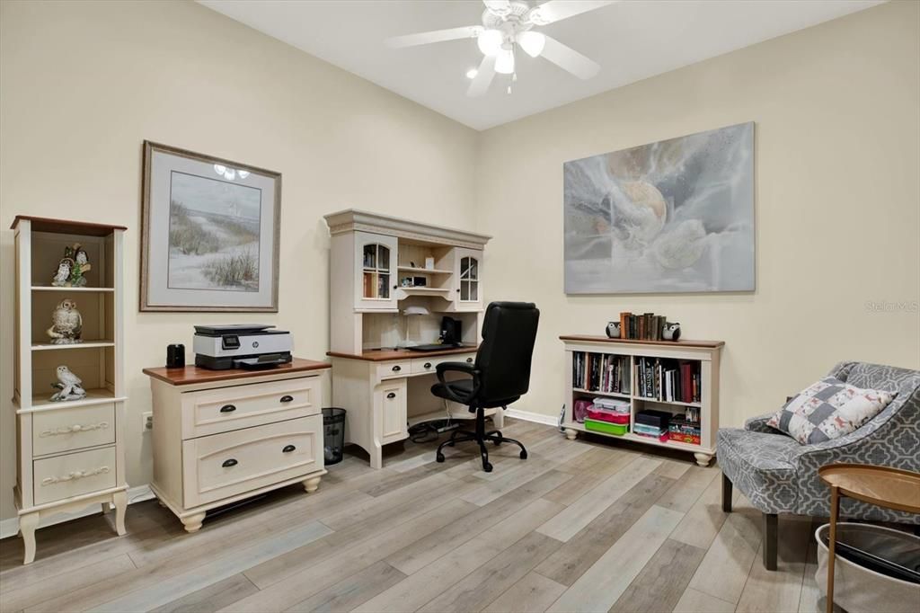 En Venta: $569,900 (4 camas, 3 baños, 2470 Pies cuadrados)