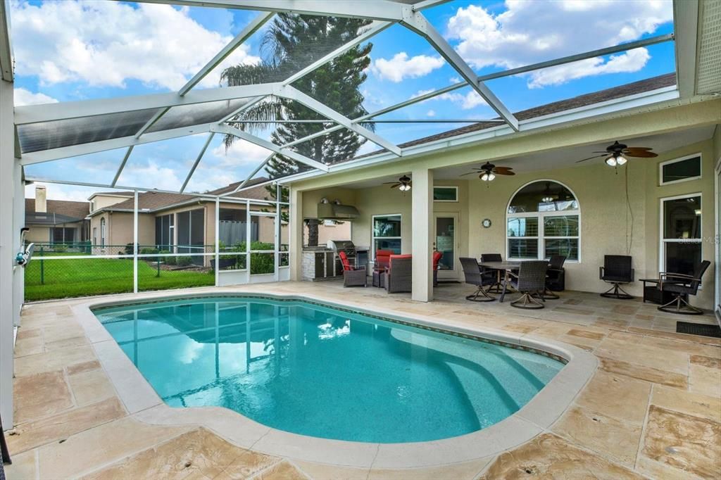 En Venta: $569,900 (4 camas, 3 baños, 2470 Pies cuadrados)