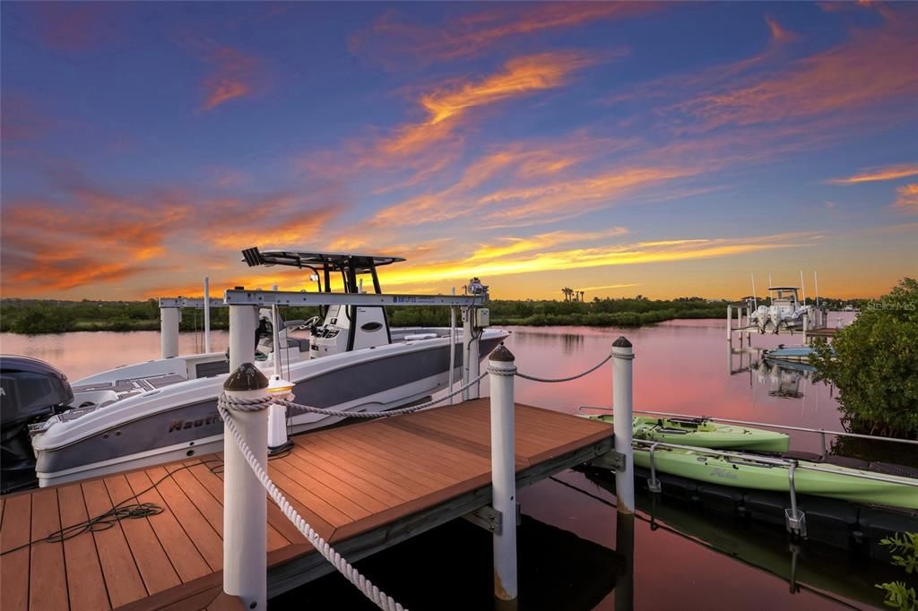 Active With Contract: $2,249,000 (3 beds, 3 baths, 3223 Square Feet)