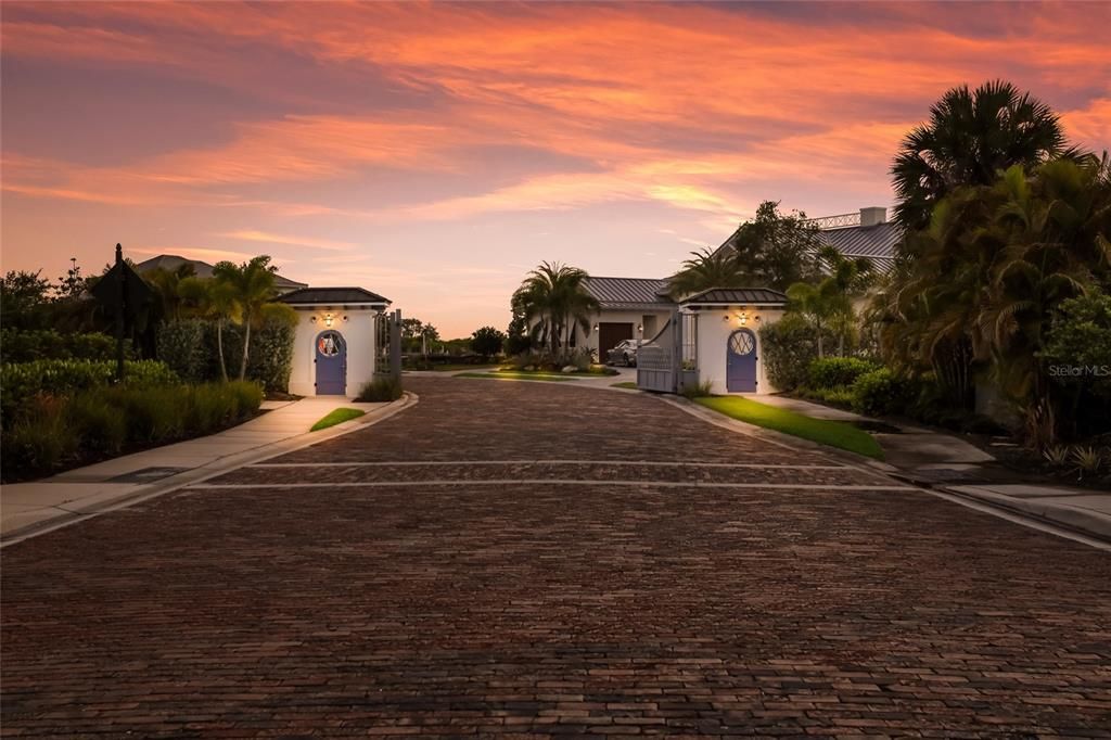 Active With Contract: $2,249,000 (3 beds, 3 baths, 3223 Square Feet)