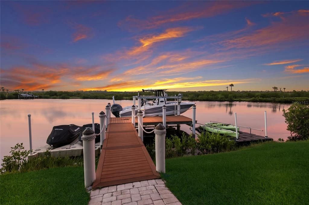 Active With Contract: $2,249,000 (3 beds, 3 baths, 3223 Square Feet)