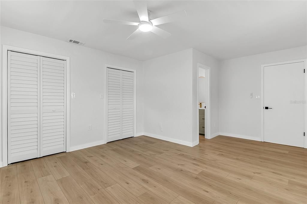 Под контрактом: $339,900 (5 спален, 3 ванн, 1844 Квадратных фут)